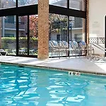 Courtyard By Marriott Hartford Windsor Airport 
