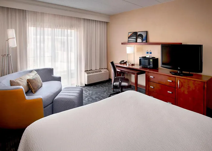 Courtyard By Marriott Hartford Windsor Airport