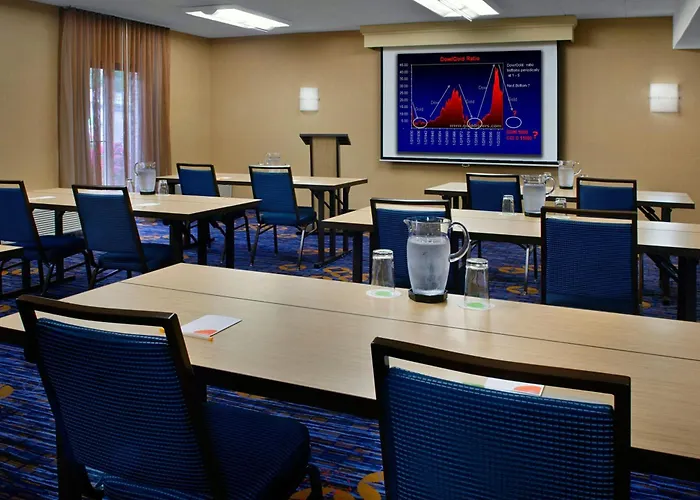 Courtyard By Marriott Hartford Windsor Airport