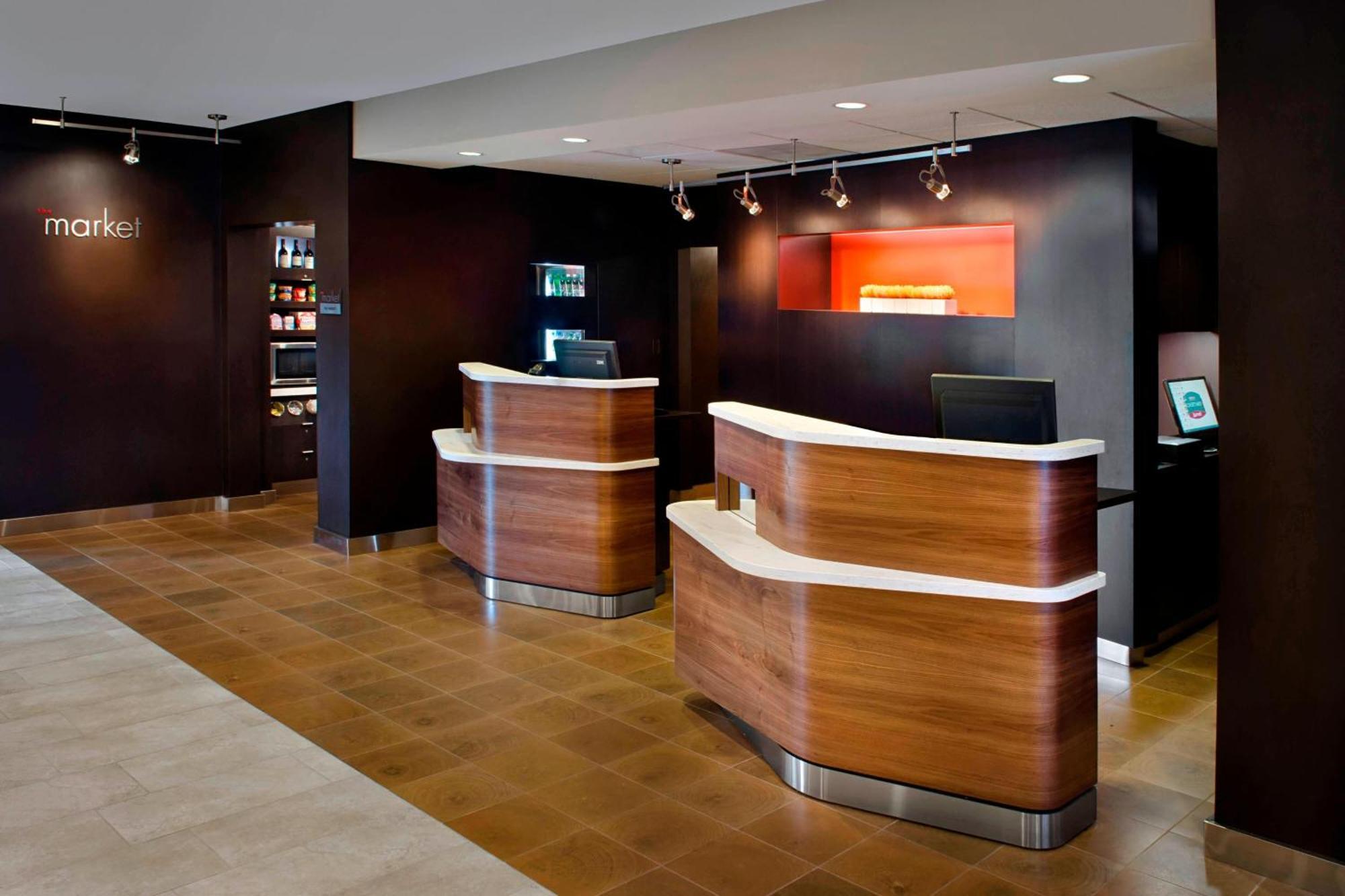 Hotel Courtyard By Marriott Hartford Airport